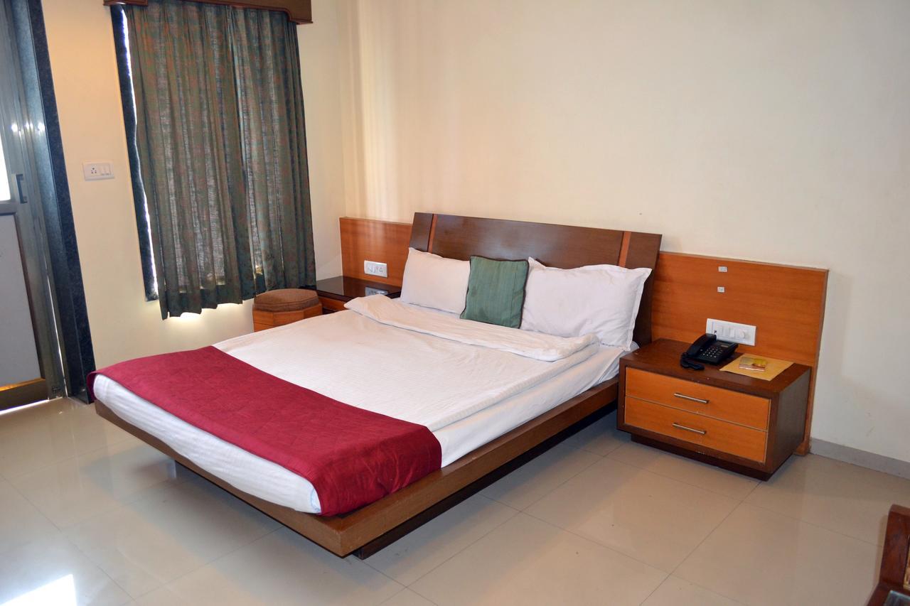Jaffer Bhai'S Brickland Hotel Panchgani Buitenkant foto